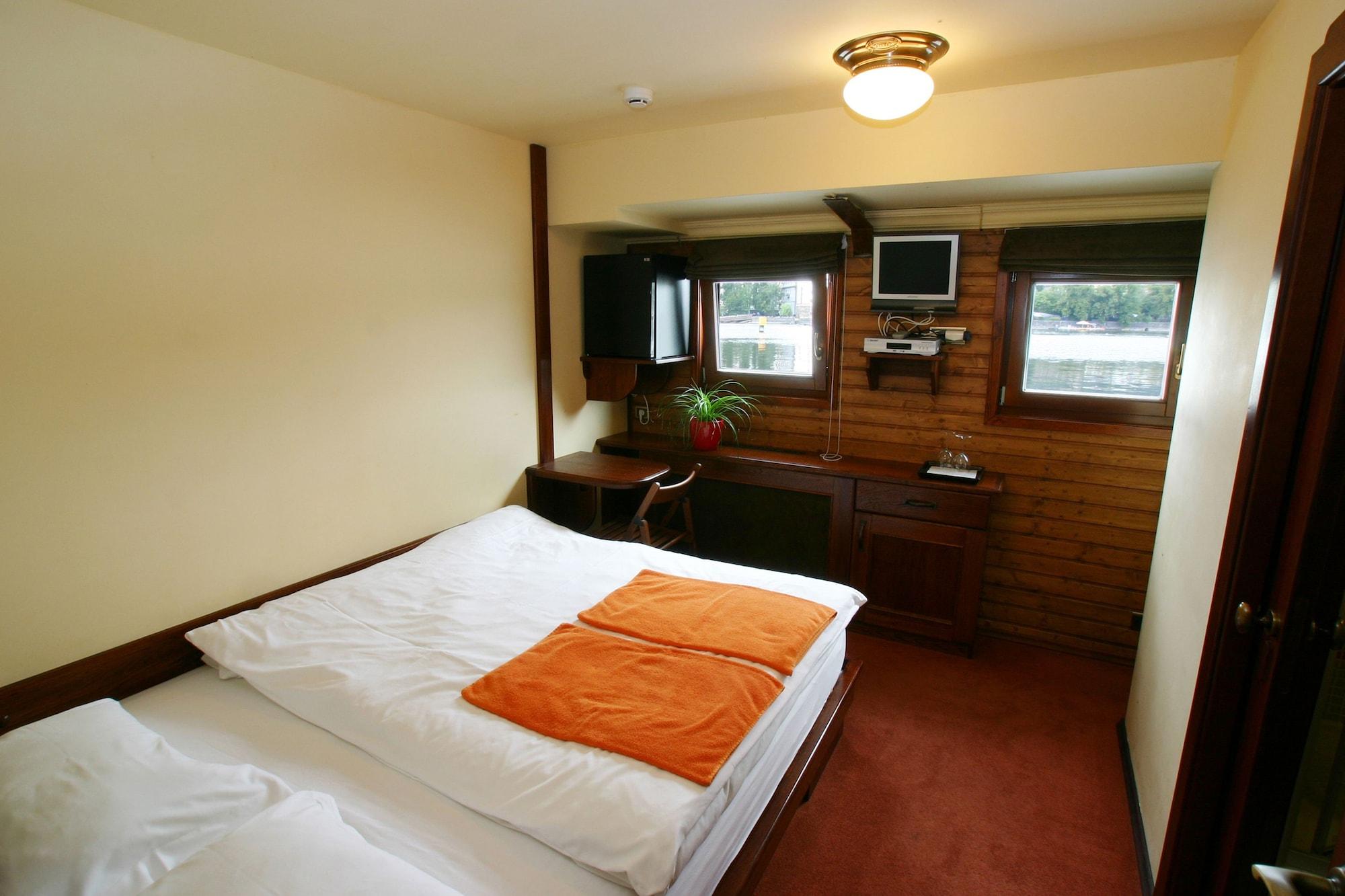 Boat Hotel Matylda ปราก ภายนอก รูปภาพ