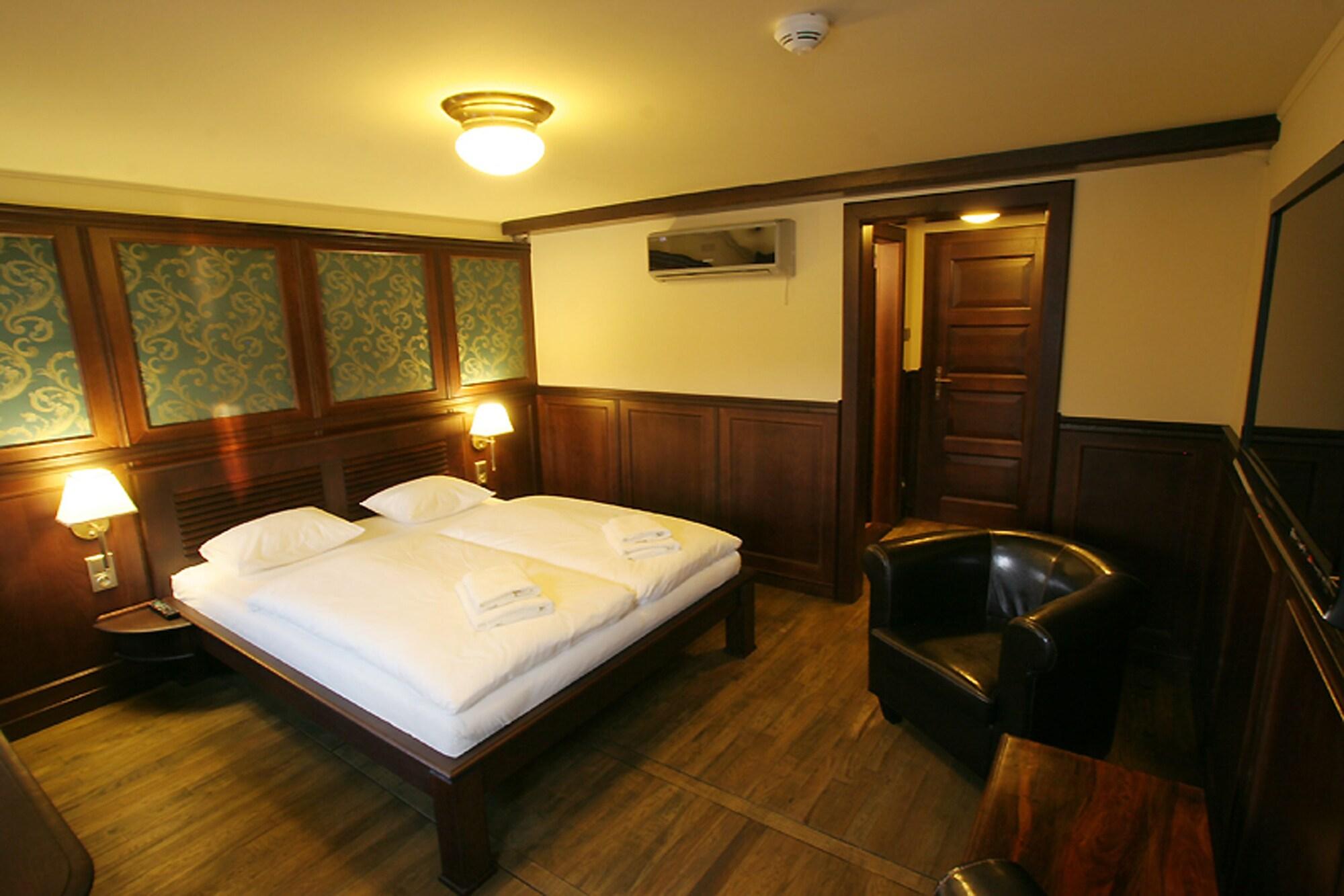 Boat Hotel Matylda ปราก ภายนอก รูปภาพ
