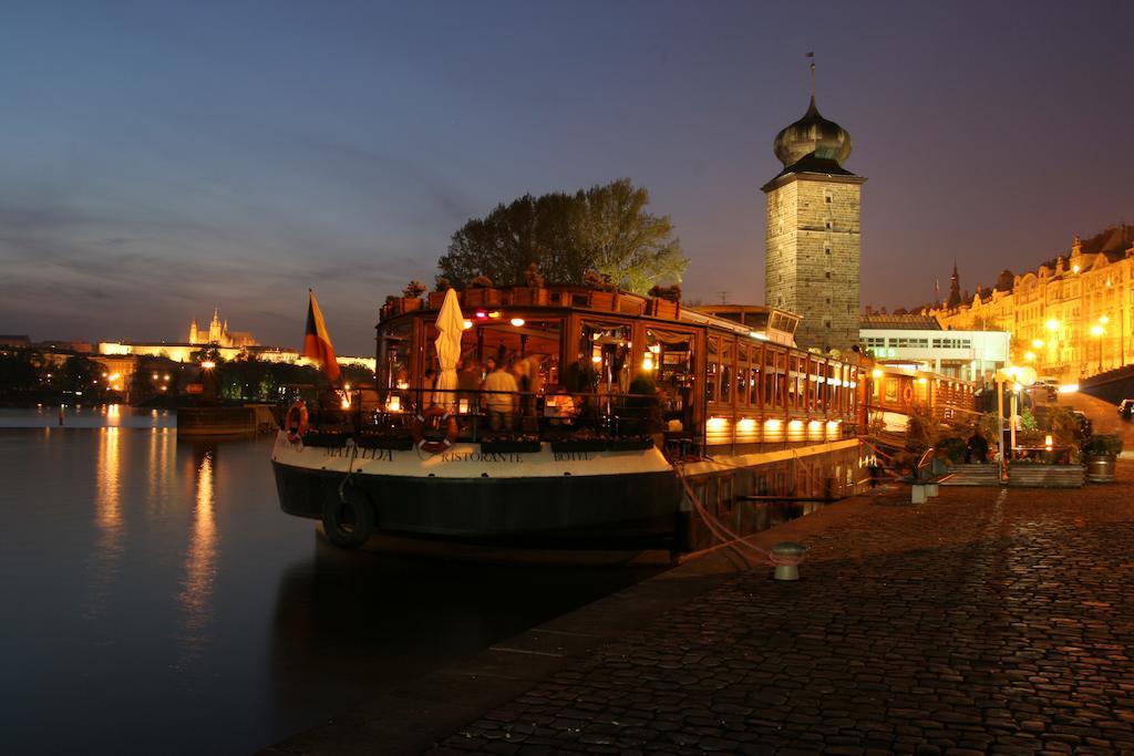 Boat Hotel Matylda ปราก ภายนอก รูปภาพ