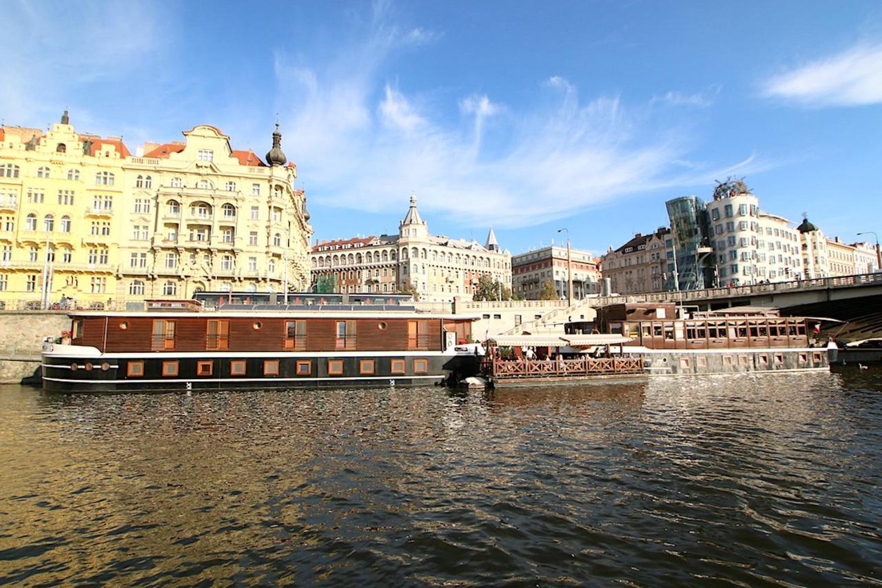 Boat Hotel Matylda ปราก ภายนอก รูปภาพ